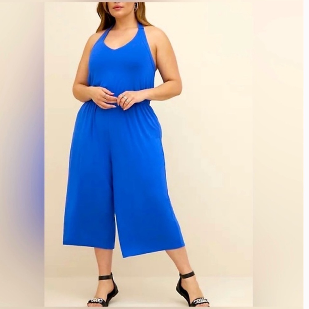 Torrid halter Wideleg cropped Super soft jumpsuit size 3X blue NWT